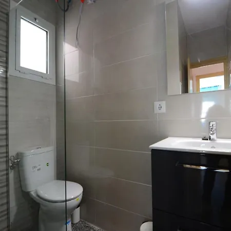 Apartment With Two Rooms In Lescala *