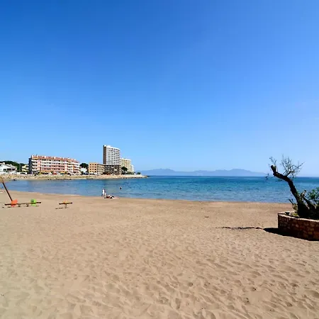 Apartment With Two Rooms In Lescala * L' Escala